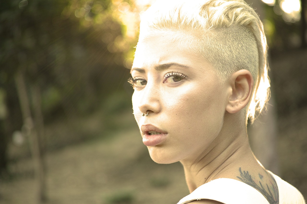 2019年最新短發流行趨勢,引領時尚潮流的必備選擇