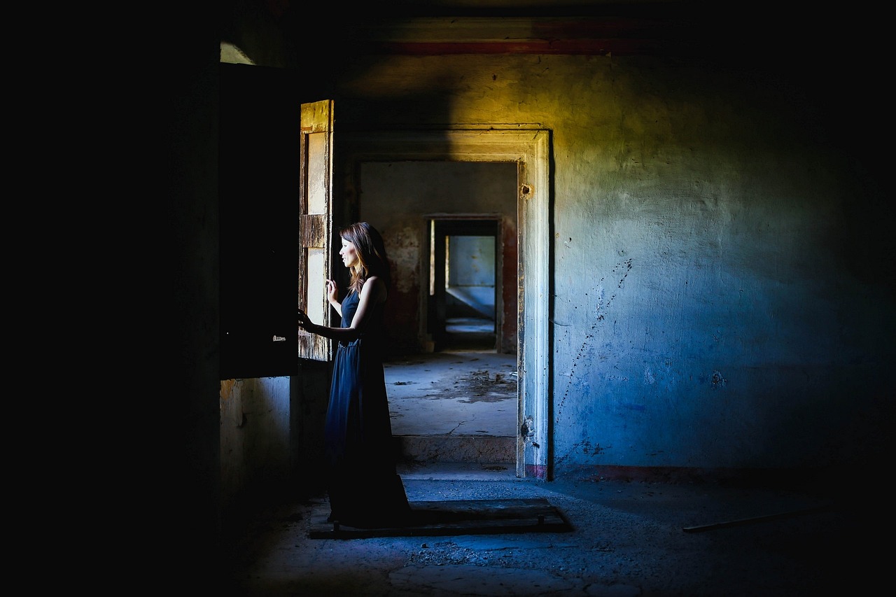 揭秘未知,最新午夜背后的故事與變遷探索