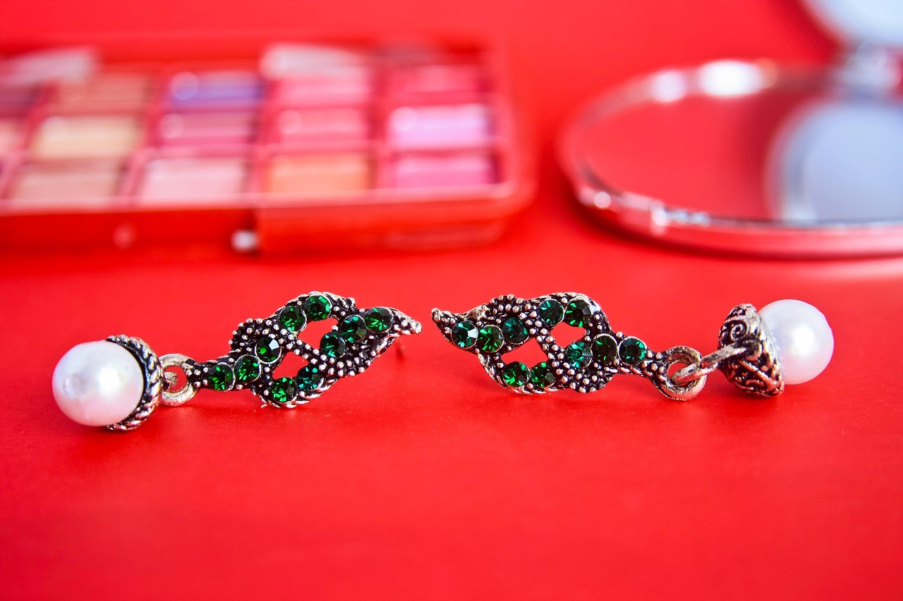 時尚魅力完美詮釋,最新款項鏈風采展示