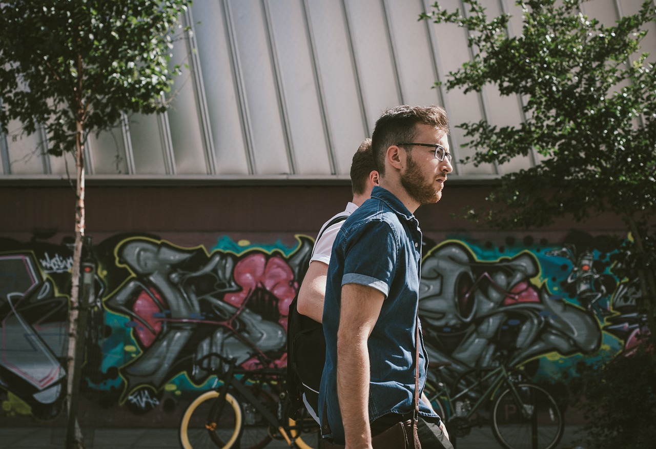 包貝爾新作品,勇敢探索藝術邊界的影視佳作