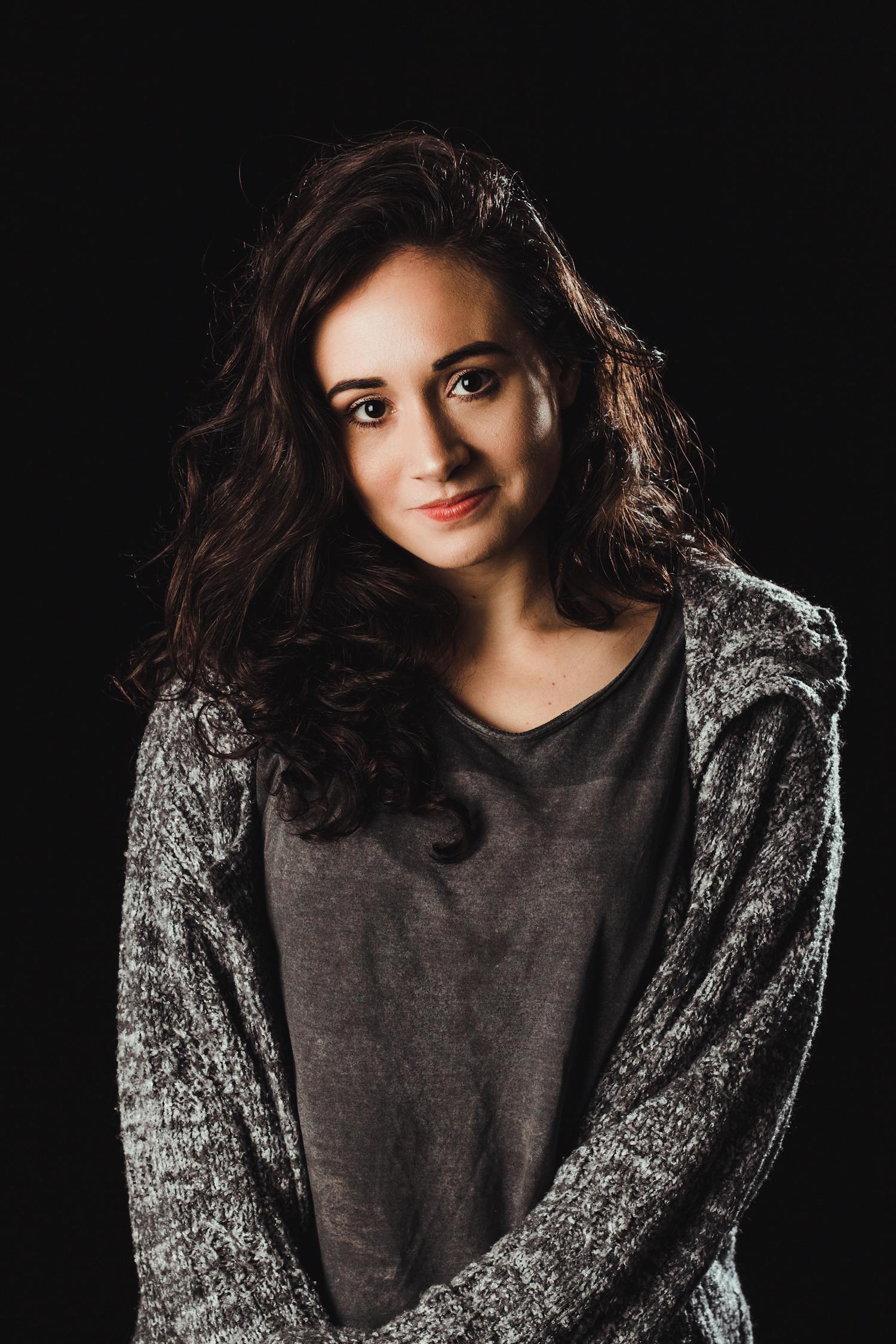 今日聚焦,閃耀之星——姓白的女明星風采展