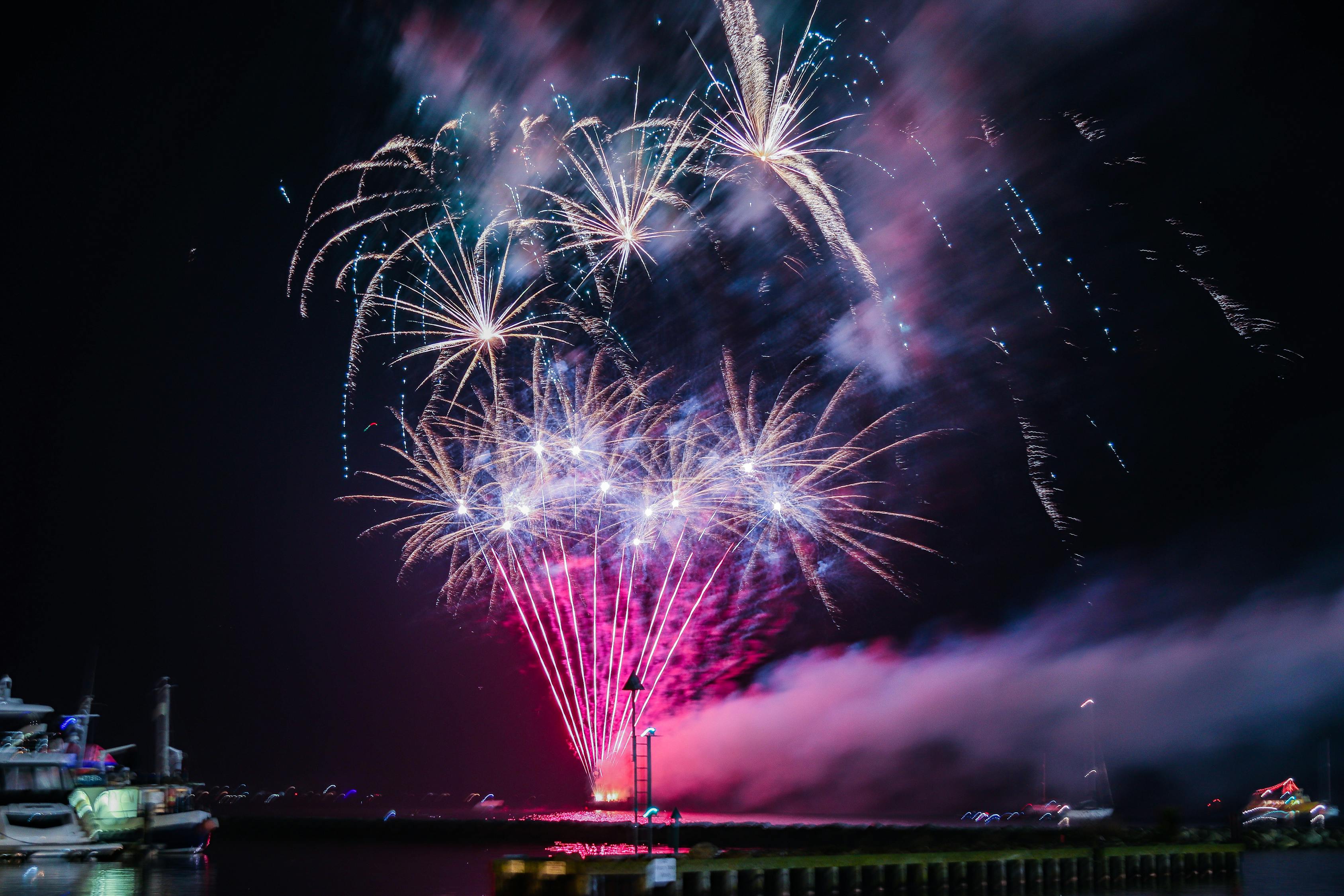 四月深夜精彩視頻探秘,探索深夜視頻世界的魅力