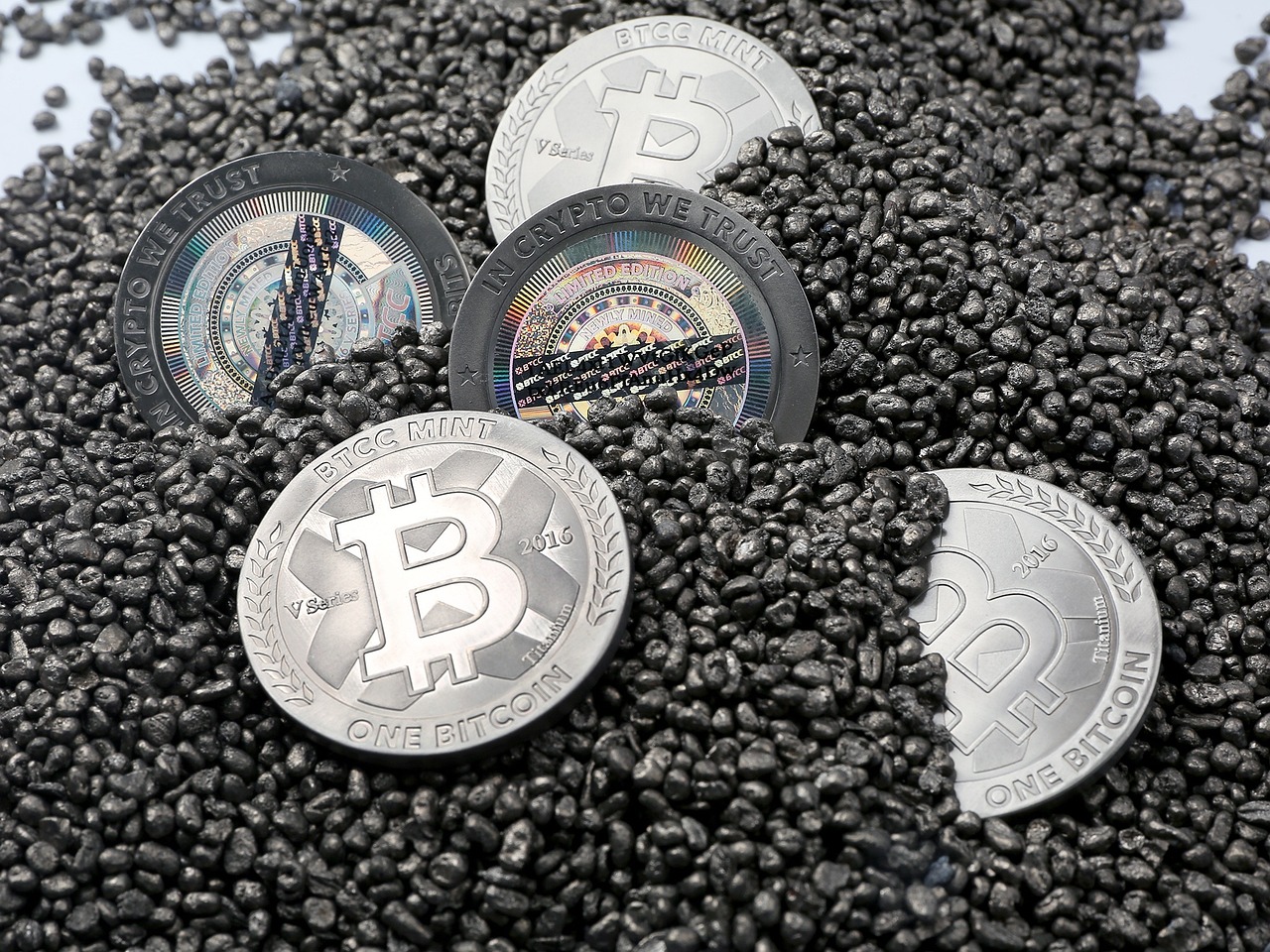 五月影視資訊大解析，新片熱浪來襲，行業(yè)動態(tài)全揭秘