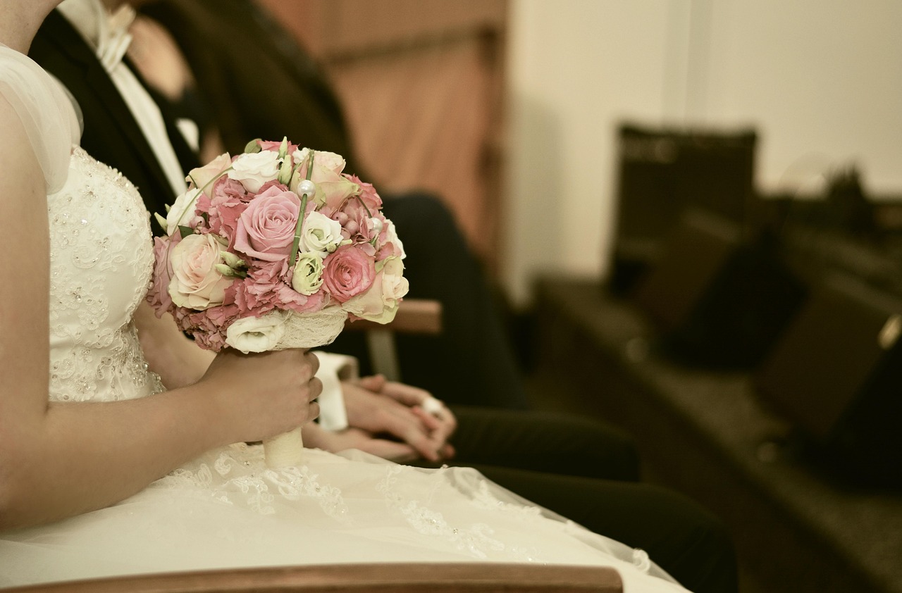 電影咱們結婚吧五月浪漫婚禮演員表解析